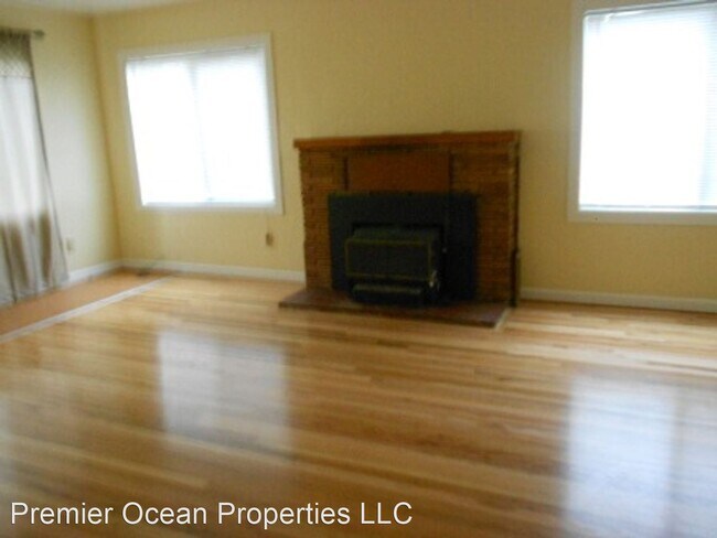 Building Photo - 2 br, 2 bath House - 325 S. Hazel St.