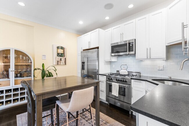 Foto del edificio - 170 W Fifth St