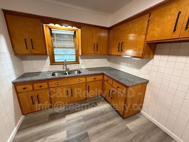 Foto del edificio - 426 E 200th St