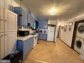 Building Photo - 245 Crowfoot Ln