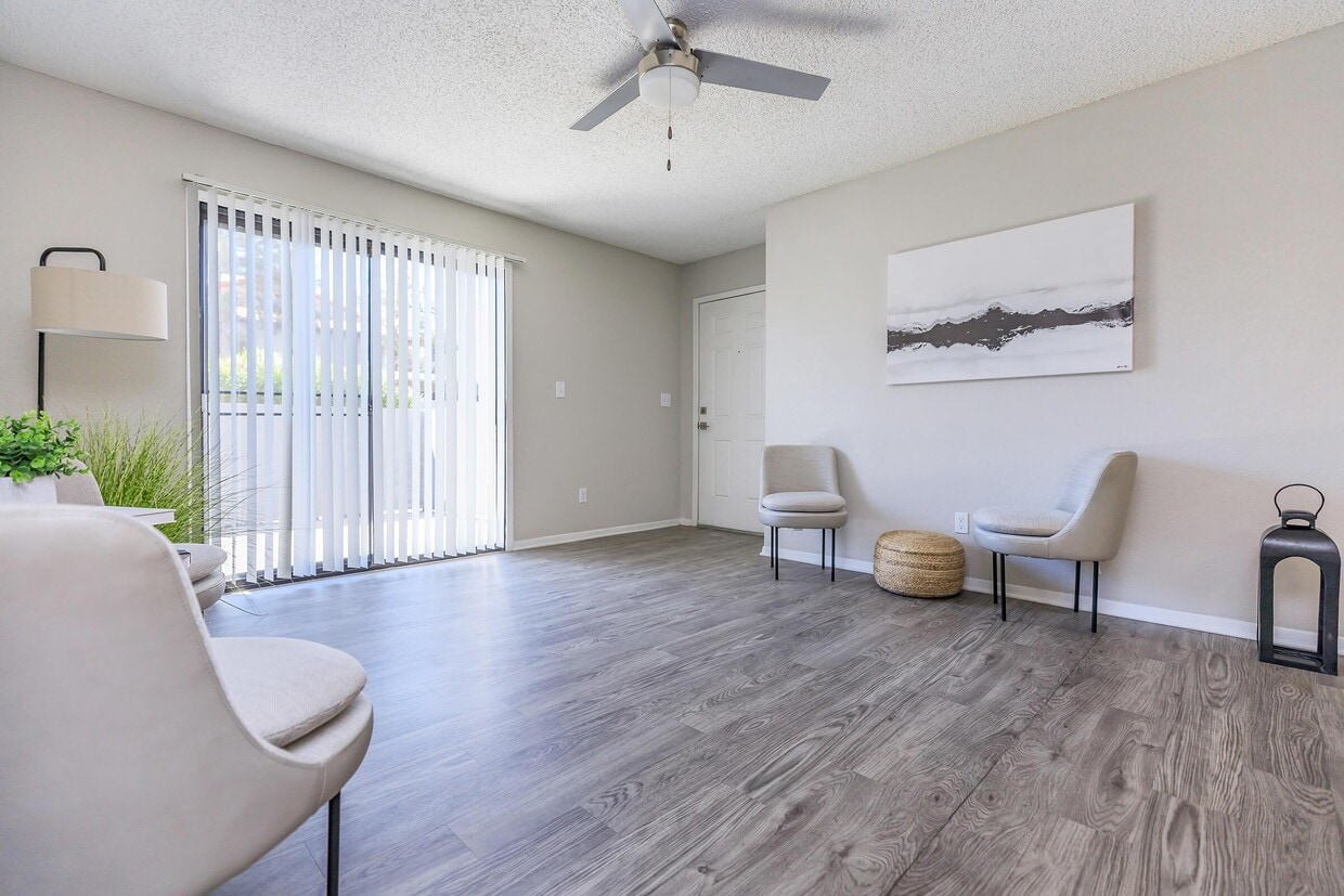 L'Appartement

REMI RELIEF MICHIGAN Tシャツ Parc 17 - 1700 N Lamb Blvd Las Vegas NV (2 units available) | Zillow