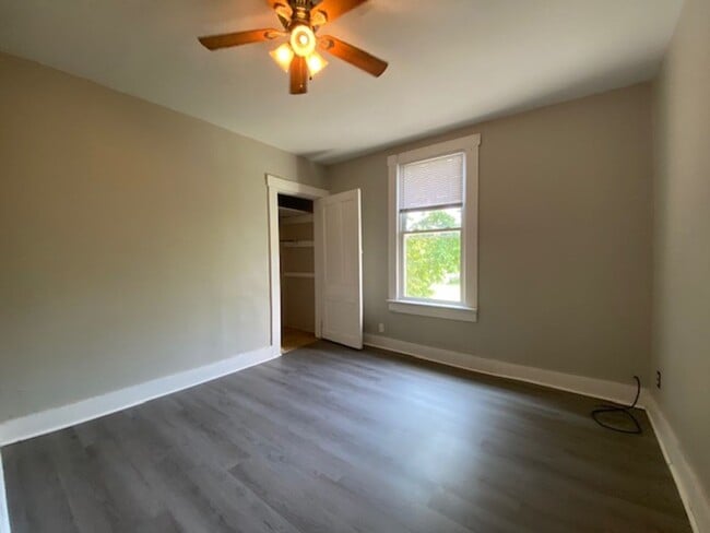 Foto del edificio - 902-904 1/2 S Limestone St.