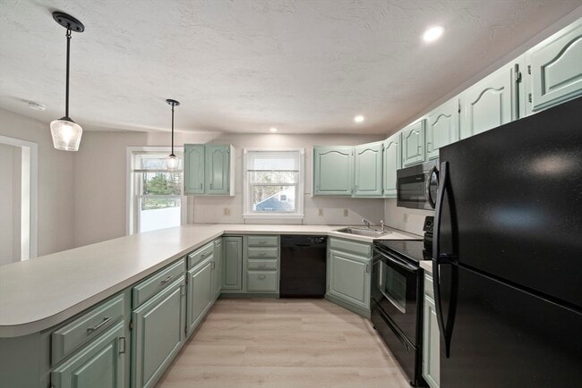 Building Photo - 44 Elm St