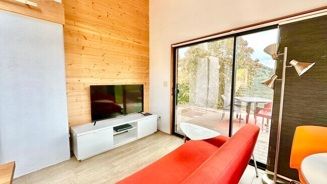 Building Photo - Beautiful Custom, Detached Guest Home on S...