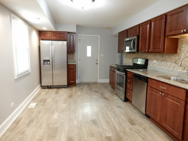 Foto del edificio - 16191 Haven Ave