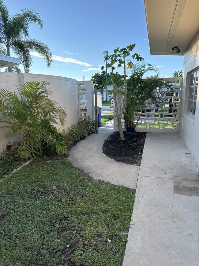 Foto del edificio - 1110 Vineyard Pl