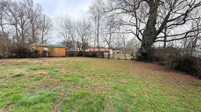 Foto del edificio - 205 Robert E Lee St