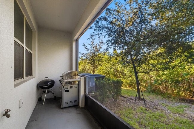 Building Photo - 621 Royal Empress Dr