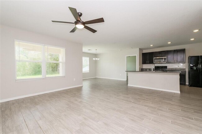 Building Photo - 327 Tierra Verde Way