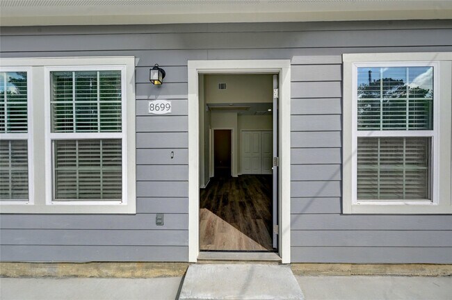 Building Photo - 8699 Sassafras
