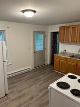 Building Photo - 10 Keyes St