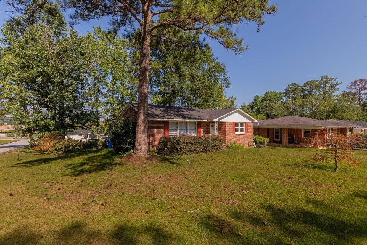 Primary Photo - 4 bedroom near St. Anne Catholic Church