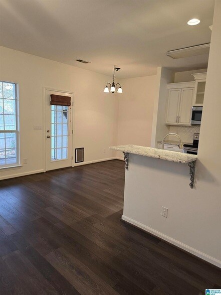 Foto del edificio - 107 Windsor Ridge Dr