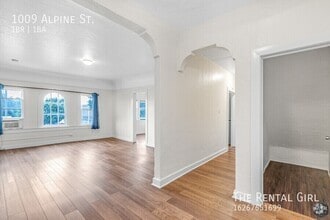 Building Photo - 1009 Alpine St
