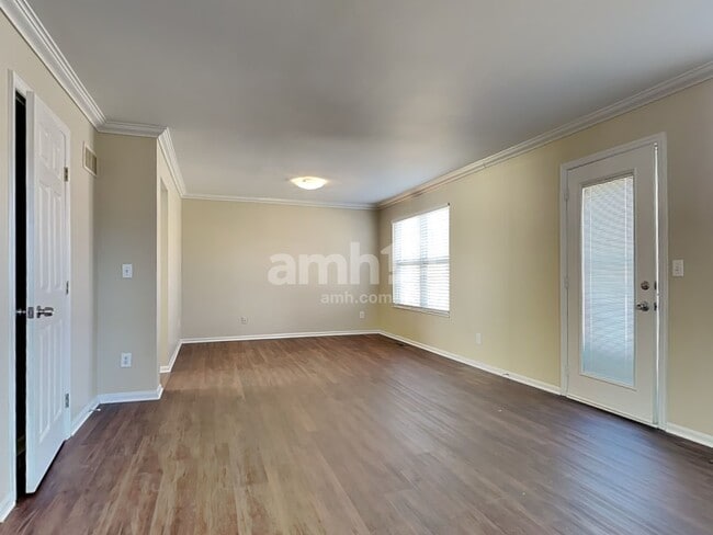 Building Photo - 986 Vixen Drive