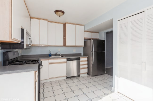 Building Photo - 444 Degas Cir