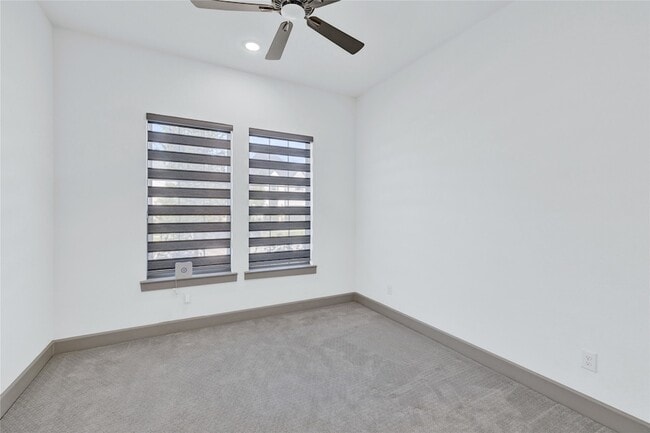 Building Photo - 9694 Brackenfield Ln