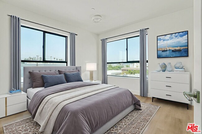 Building Photo - 1822 Overland Ave