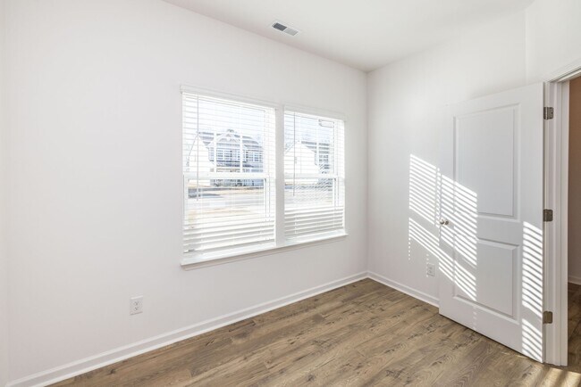 Foto del edificio - BRAND NEW 3BD/2.5 Home in Stonebridge- MOVE IN READY!