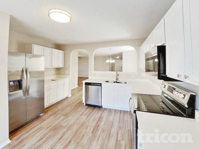 Building Photo - 933 Mailwood Dr