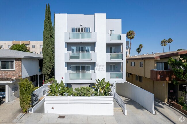1400 N Vista St - The Residence at 1400 Vista