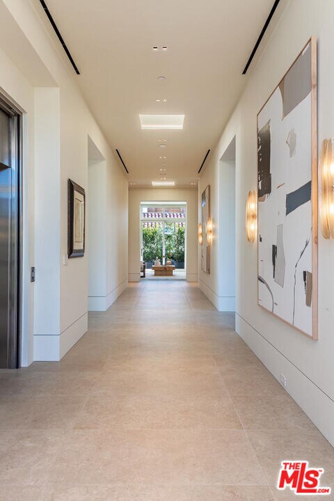 Foto del edificio - 455 N Palm Dr