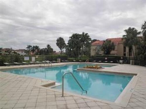 Foto del edificio - 3310 Pinewalk Dr N