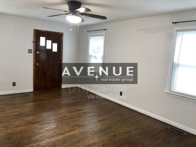 Building Photo - 5242 Parker Ave