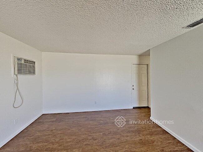 Building Photo - 6139 Carl Sandburg Cir
