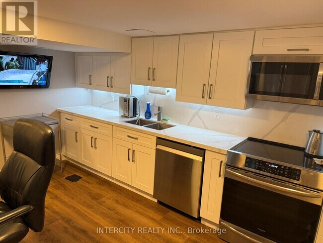 Photo du bâtiment - 222 Combe Ave