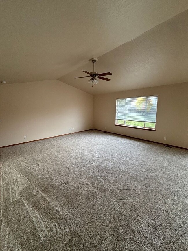 Building Photo - BEAUTIFUL HOME IN THE LANDINGS (APP#59)