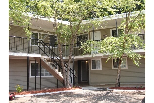 Primary Photo - Hampshire Court