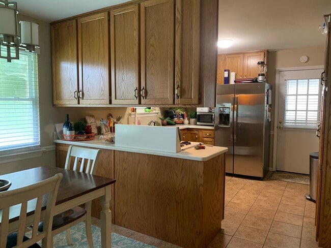 Building Photo - 3055 Speicher Cir