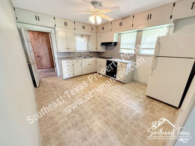 Foto del edificio - 6129 Howe St