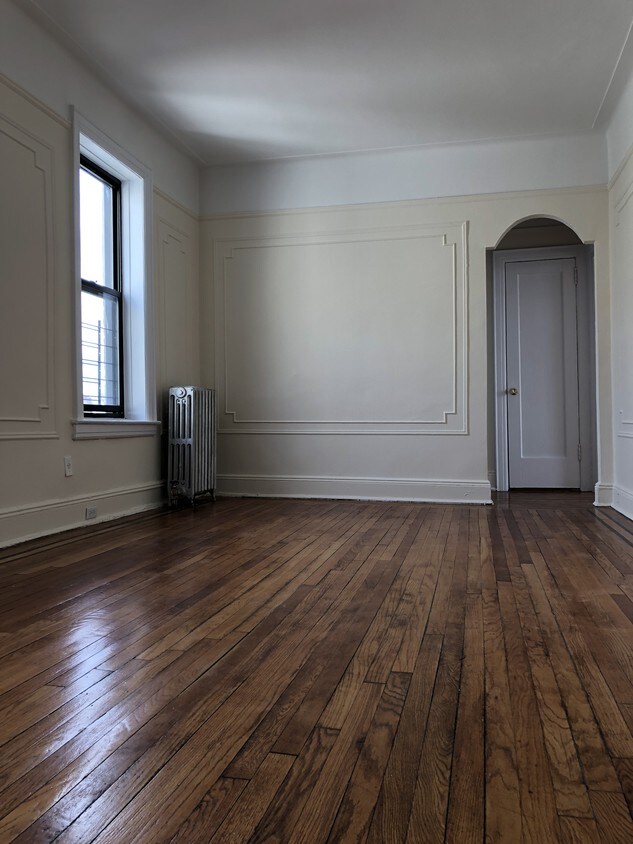 Foto principal - 105-25 88th St