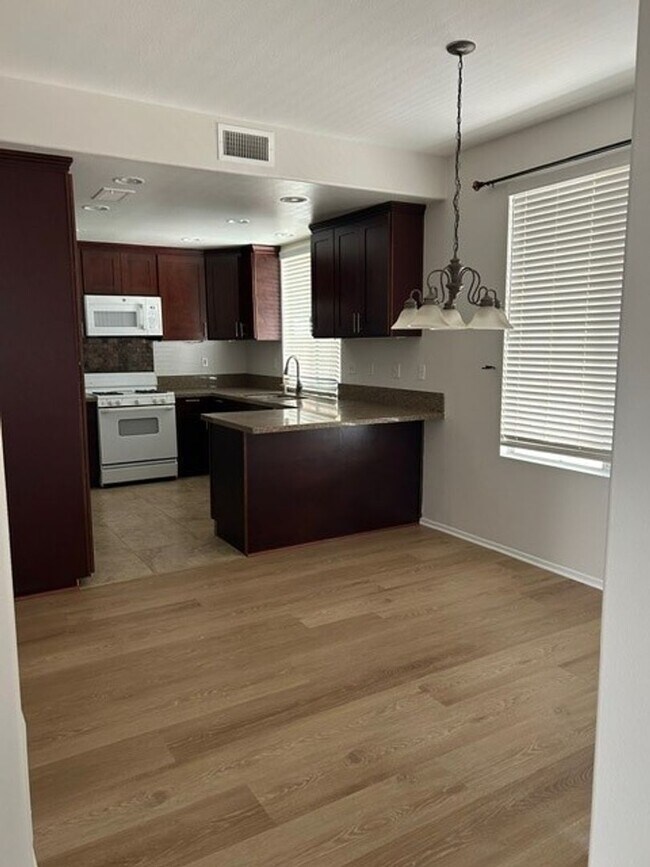 Foto del edificio - 2-Bedroom 2-Bath Rancho Santa Margarita Home