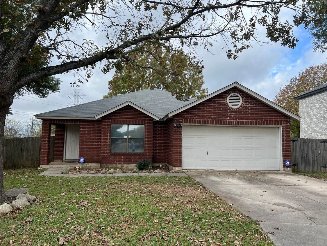 Primary Photo - CUTE ONE STORY IN LONGS CREEK***3 BEDROOM ...