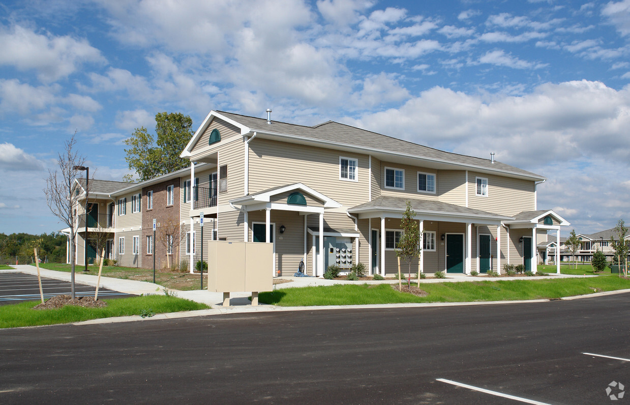 Primary Photo - Hawk's Ridge Senior/Family Apartments