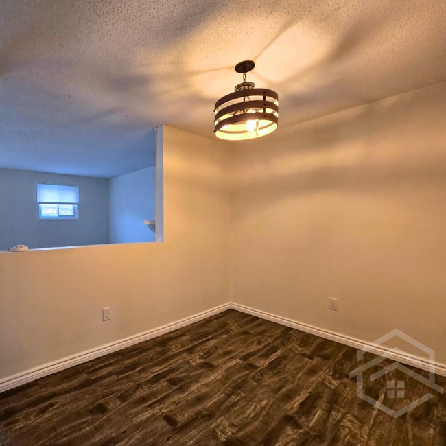 Building Photo - 3-Bedroom Townhouse in Woodstock!!