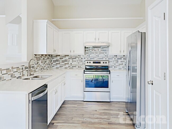 Foto del edificio - 6916 Brandon Chase Ln