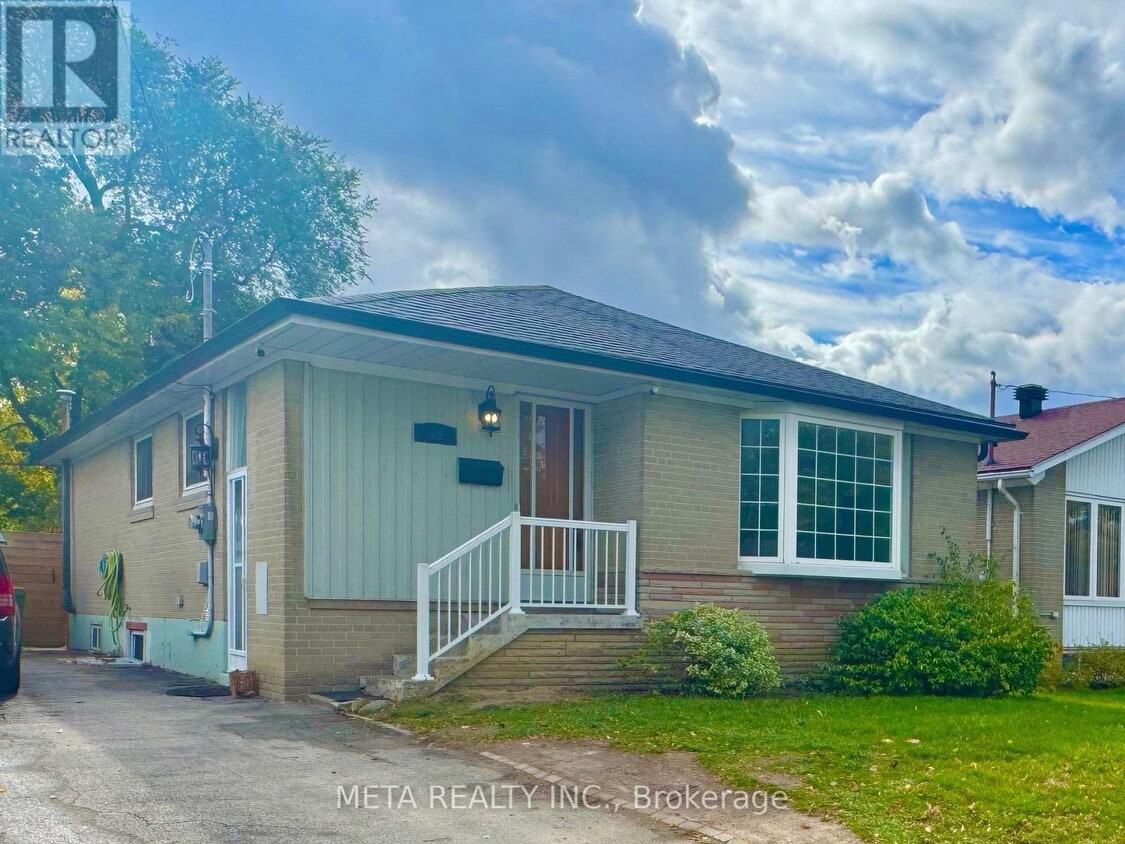 Primary Photo - 29 Monterrey Dr