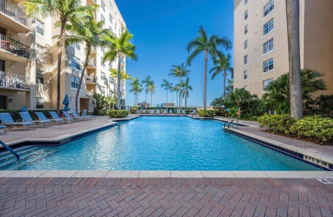 Building Photo - 1801 N Flagler Dr