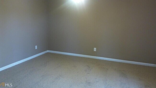 Foto del edificio - 1652 Hallmark Hills Dr