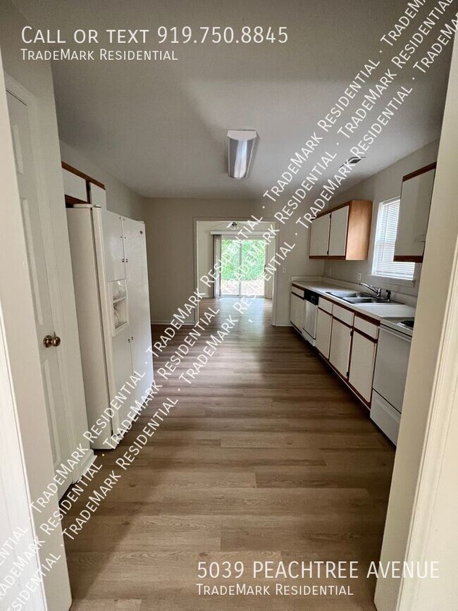 Foto del edificio - 5039 Peachtree Ave