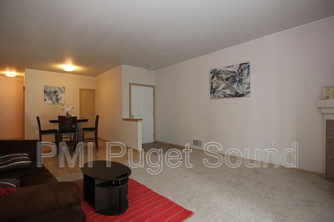 Building Photo - 2804 SE 8th Pl
