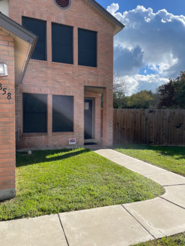 Building Photo - 13858 Wondering Oak