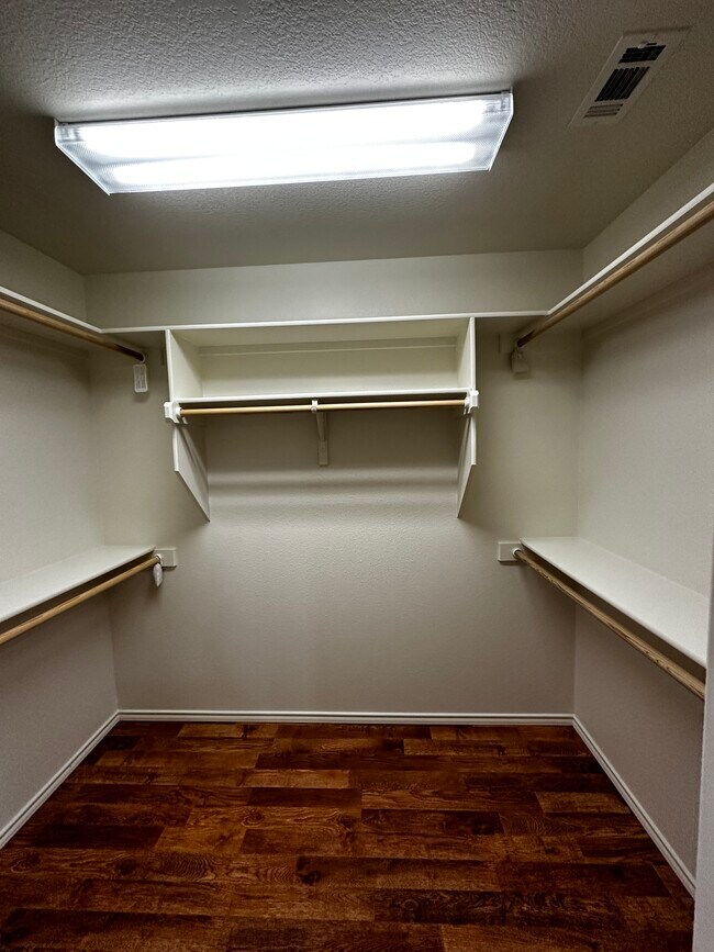 Foto del edificio - 3105 Southridge Ct