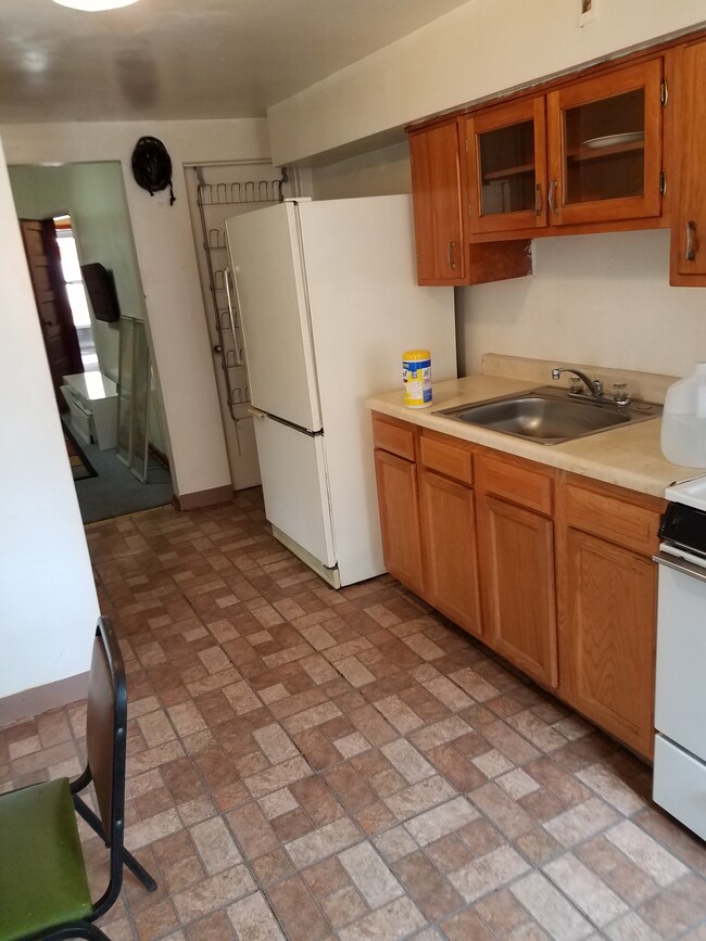 kitchen - 10 Cable Pl