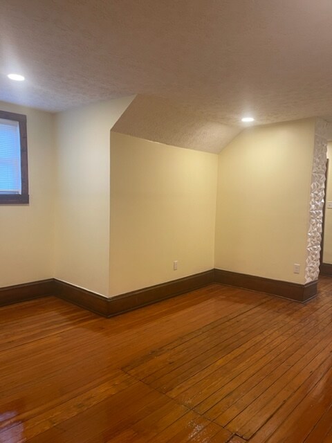 Building Photo - 2501 Parkview Ave