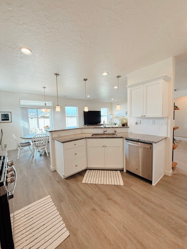 Foto del edificio - 5684 E Upminster St
